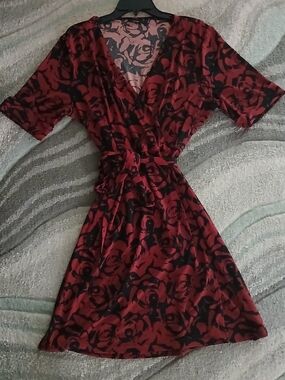 Apt. 9 Rust and Black Floral Knit Top